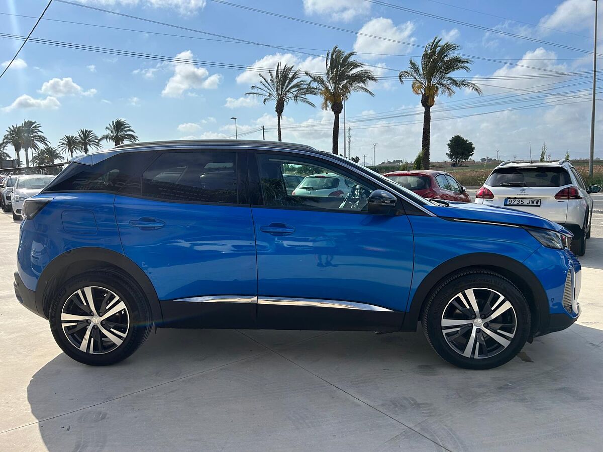 PEUGEOT 3008 ALLURE 1.2. E-THP AUTO SPANISH LHD IN SPAIN ONLY 30000 MILES 2021